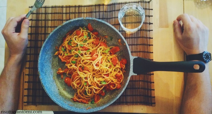 risotti e dintorni - linguine al sugo di sgombro