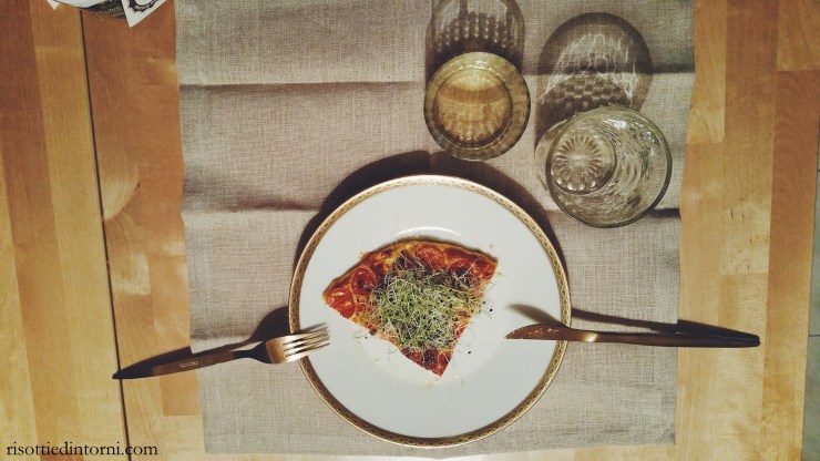 risotti e dintorni - torta salata con pachino, uova e caprino fresco